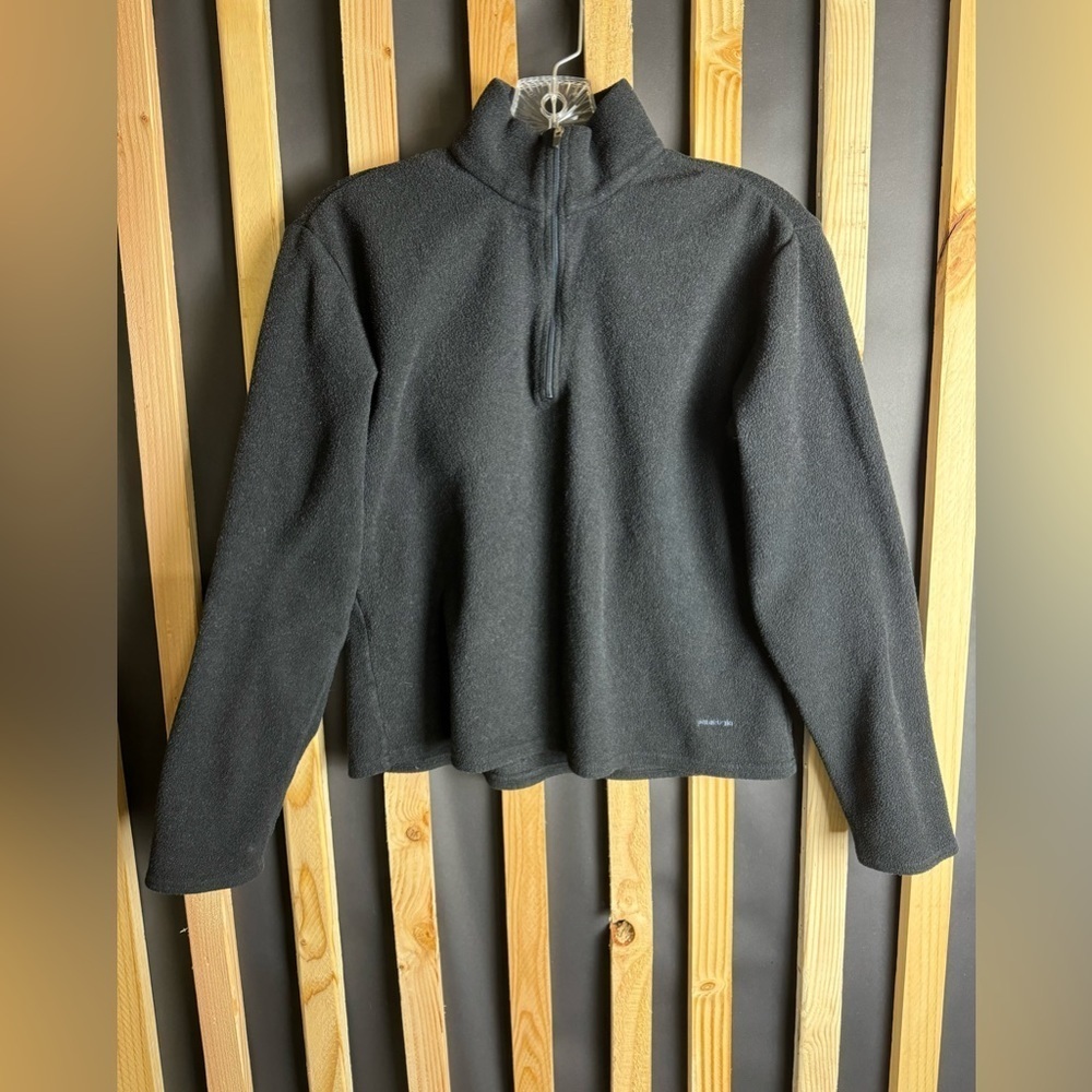 Patagonia Women’s Black Fleece Pull Over Sweater (M)